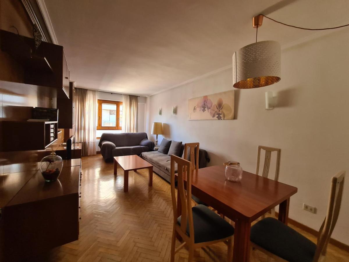 Dos Torres Tauriel - Espacioso Apartamento Con Impresionantes Vistas Y Garaje Privado Сарагоса Екстер'єр фото