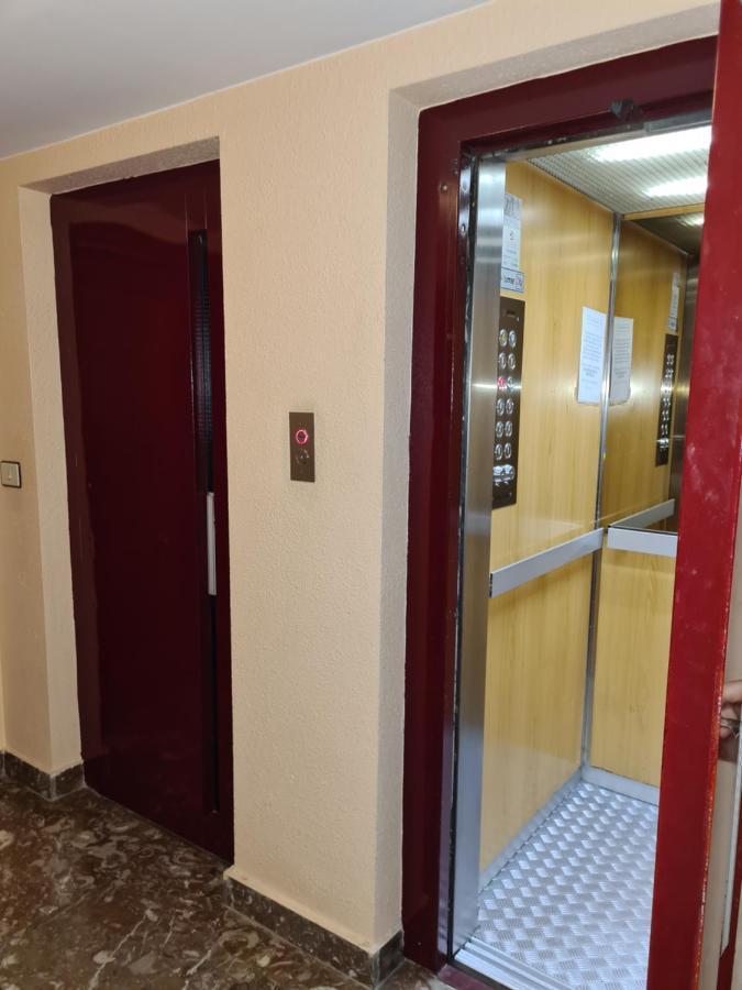 Dos Torres Tauriel - Espacioso Apartamento Con Impresionantes Vistas Y Garaje Privado Сарагоса Екстер'єр фото