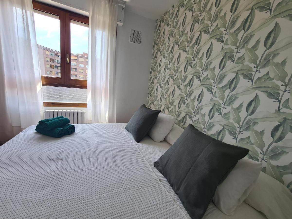 Dos Torres Tauriel - Espacioso Apartamento Con Impresionantes Vistas Y Garaje Privado Сарагоса Екстер'єр фото